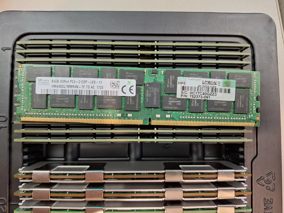 726724-B21 774176-001 752373-091 64GB 4Rx4 PC4-2133P HPE Genuine Smart Memory - Image 1 of 1