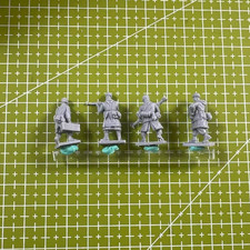 1/72 Scale WWII Soldiers Set – 4 Resin Infantry Figures for Diorama Unpainted
