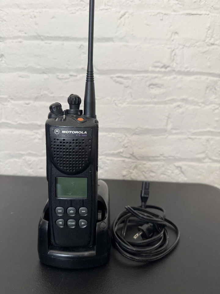 MOTOROLA XTS3000  MODEL 2 police scanner radio system programmed with all LAPD + - Image 4 of 4