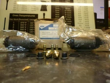 FORD ESCORT RS TURBO A PAIR OF REAR WHEEL CYLINDERS GEN FORD NOS