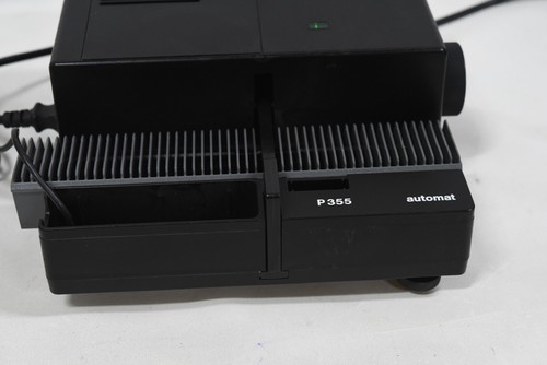 Rollei P355 automat 35mm Film Slide Projector & Cord Remote(No focus on remote b - Picture 4 of 13
