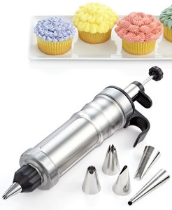 Wilton Dessert Decorator Pro Decorating Tool Set W 1 Decorating