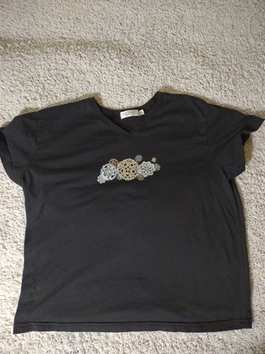 XL Black Fresh Produce Girls Vneck Tshirt With Geometric Silver And White...