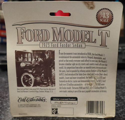 Ford Model T 1923 Ford Fordor Sedan Ertl Collectibles#H625 1/43 Scale - Picture 2 of 3