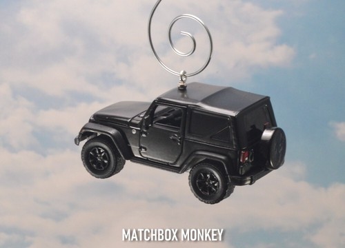 Black 2012 Jeep Wrangler Unlimited X Soft Top Christmas Ornament 1/64 Adorno - Picture 10 of 11