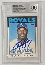 BO JACKSON AUTOGRAPHED 1986 TOPPS TRADED ROOKIE CARD 50T KC ROYALS AUTO BECKETT