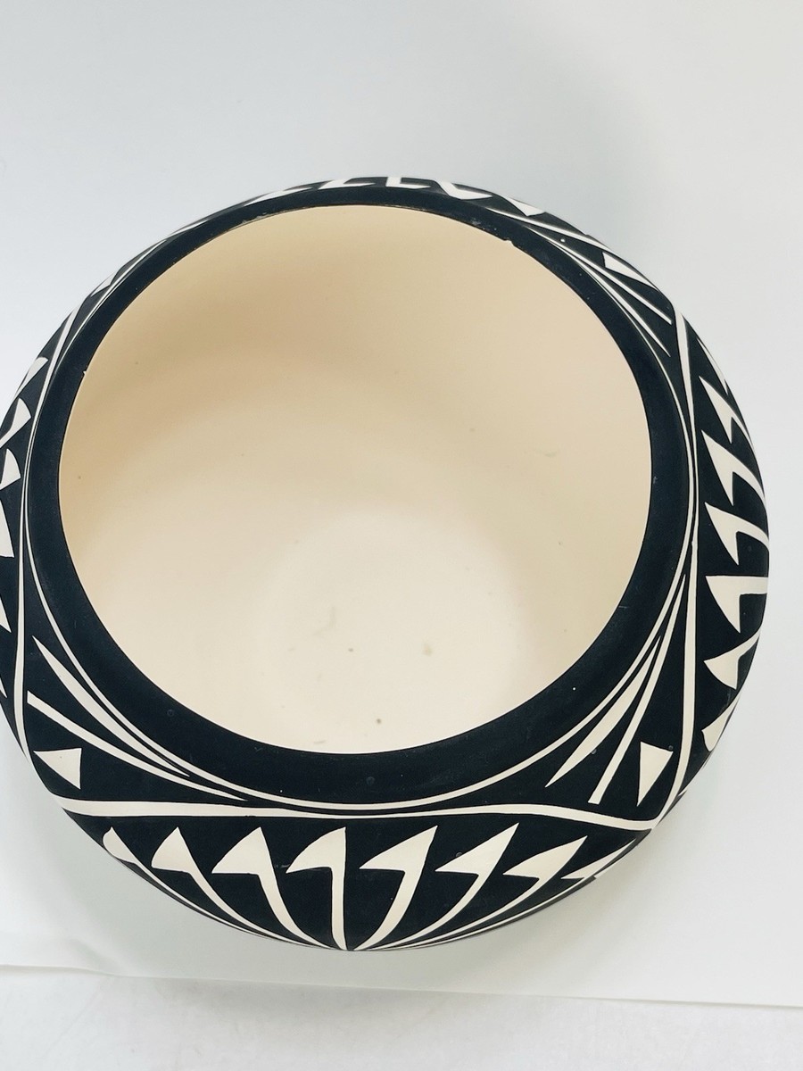 Native American ACOMA Pottery Pot Hand Painted Coiled K Victorino