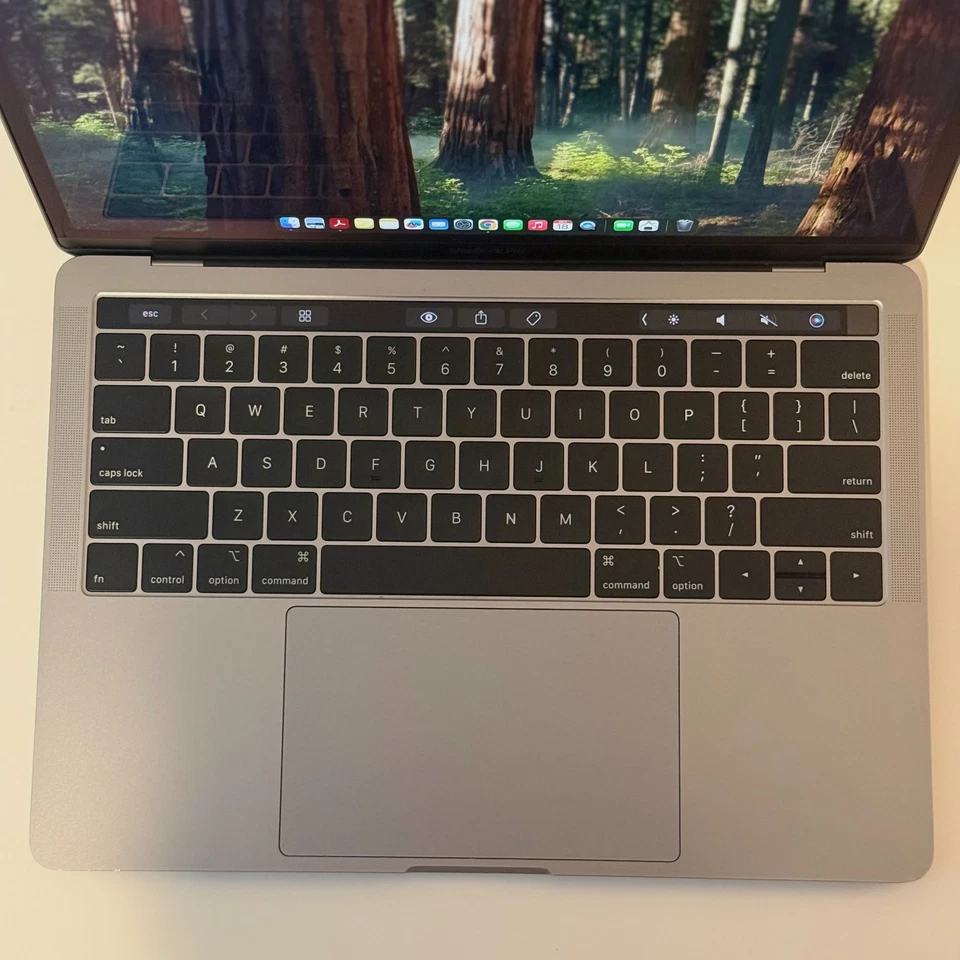 macbook pro 2019 13 inch touch bar - Image 2 of 4