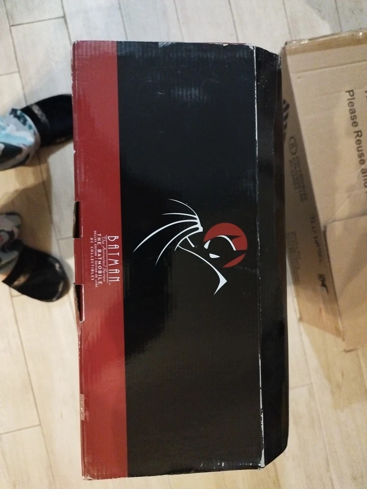 DC Collectibles - Batman The Animated Series Batmobile Deluxe EDITION Perfect... - Immagine 3 di 4