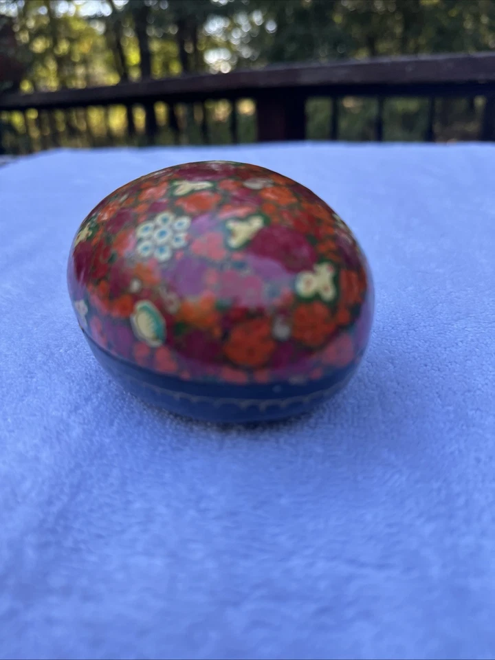 Floral Egg Kashmir India Boudoir Jewelry Ring Box Hand Painted Paper Mache Vtg - Image 3 of 4