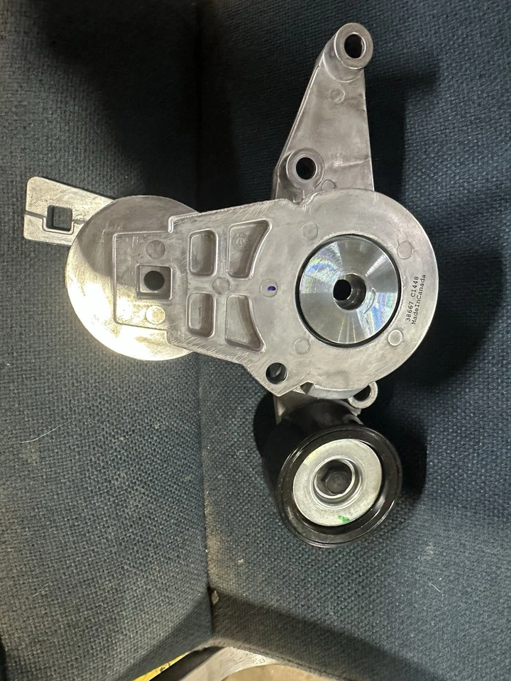 DETROIT DD13 DD15 BELT TENSIONER GENUINE GATES 38667 made in Canada. - Image 2 of 4