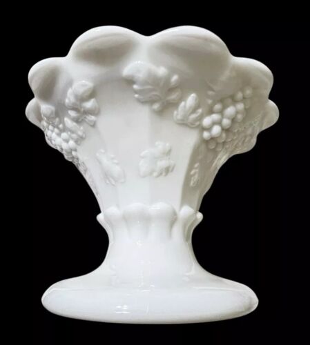 Westmoreland White Milk Glass Grapes Leaves Flared Pedestal Bowl Scalloped Vtg - Picture 8 of 11