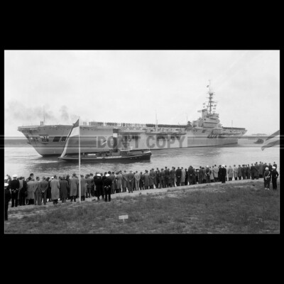Photo B.002004 HNLMS KAREL DOORMAN R81 EX-HMS VENERABLE R63 AIRCRAFT CARRIER