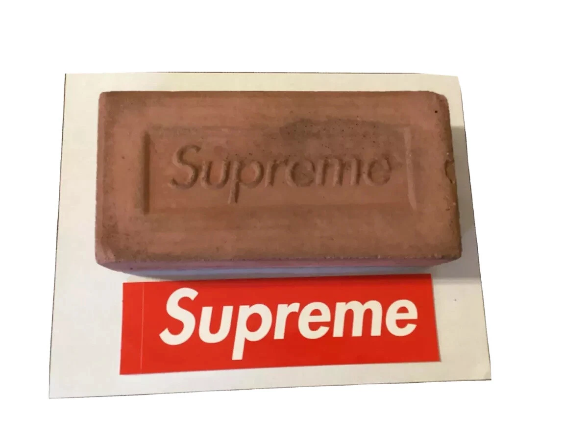 宅配便配送 Supreme brick レンガ 箱付 ロゴ シュプリーム 小物入れ