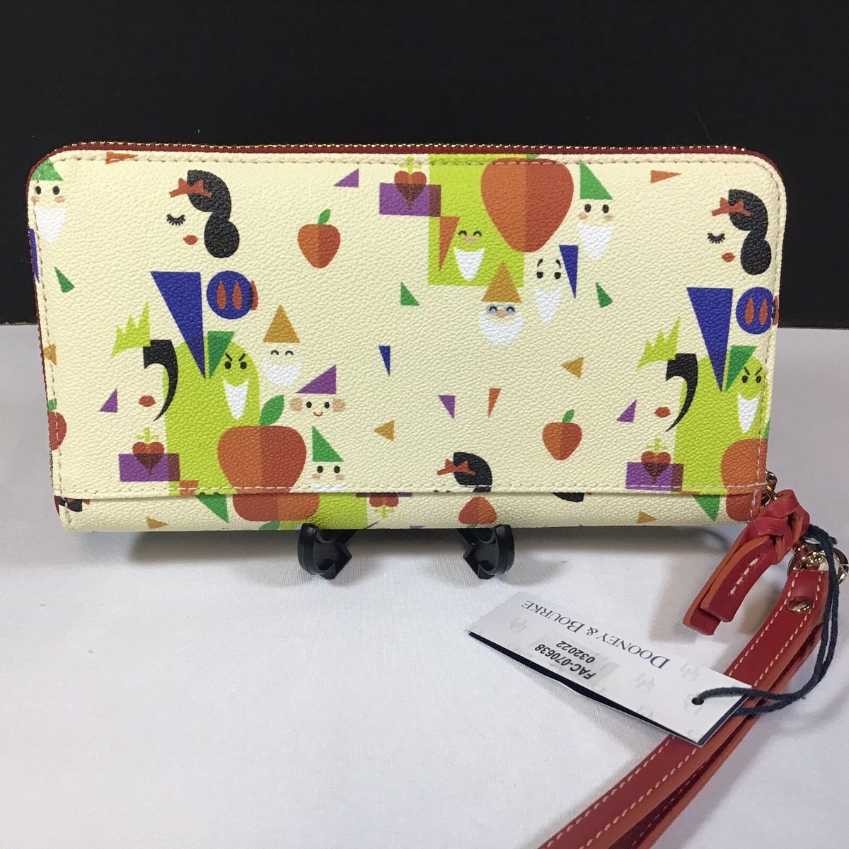Disney Parks Dooney & Bourke Snow White And The Seven Dwarfs