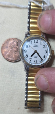 Timex indiglo  Womans 1984 Quartz watch Runs Easy read white dial black letters