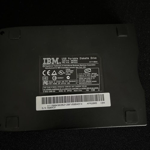 IBM USB PORTABLE DISKETTE DRIVE S\N 696431 - Photo 2/2