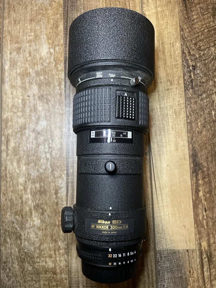 Teleobjetivo Nikon AF Nikkor 300 mm f/4 ED con estuche - Japón - CL‐42 - Montaje F Foto 3 de 4