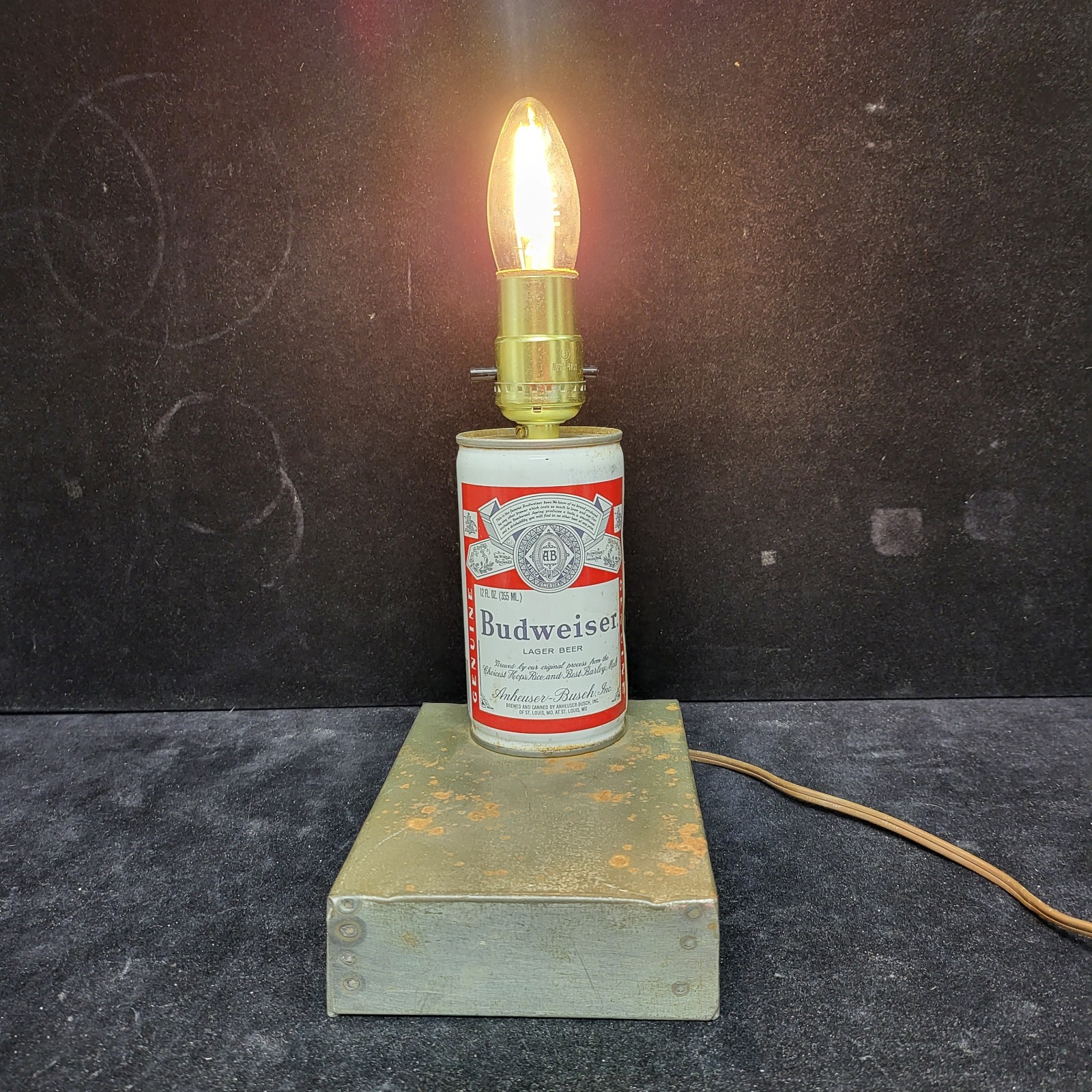 Vintage Budweiser BEER CAN LIGHT Electric Lamp Working