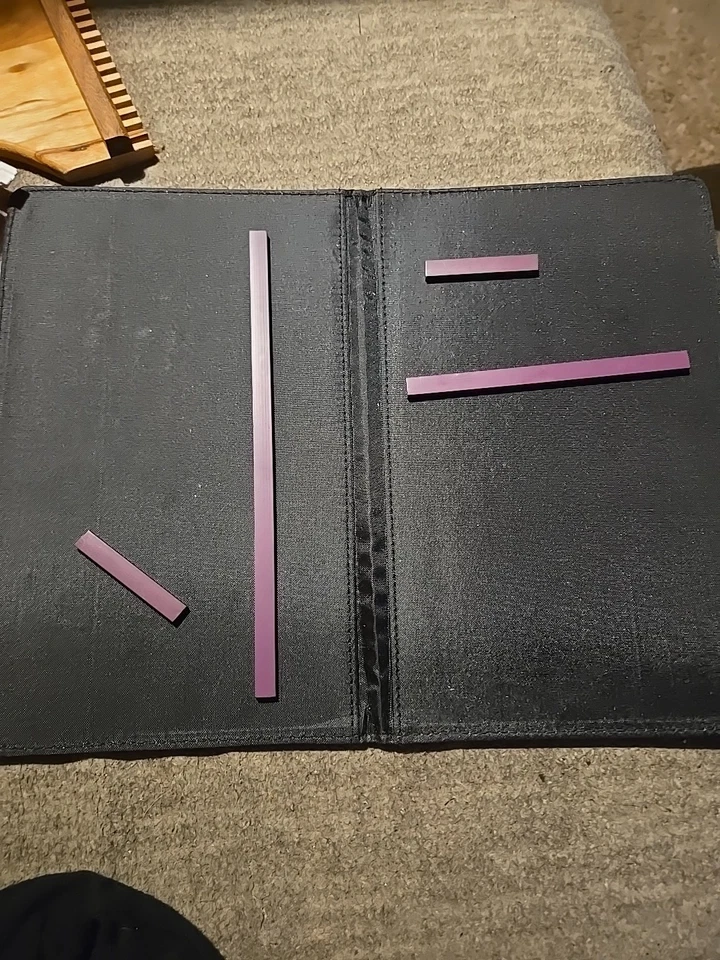 Selecciones de punto Premium Guardián de gráficos Soporte de patrón magnético Tejido de ganchillo Foto 2 de 4