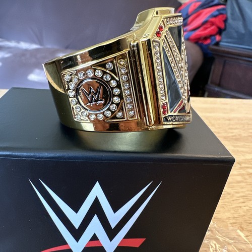 WWE WORLD HEAVYWEIGHT CHAMPIONSHIP 2014 PAPER WEIGHT RARE NEW IN BOX!! - Picture 3 of 11