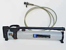SKF 728619 Hydraulic Hand Pump 1500 Bar / 21750 PSI, High Pressure, With Hose