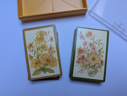 Hallmark vintage Playing Cards Flower back design - Photo 2/4