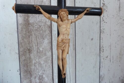 Ancien Christ en croix  Crucifix XIXÈME - Photo 1/7