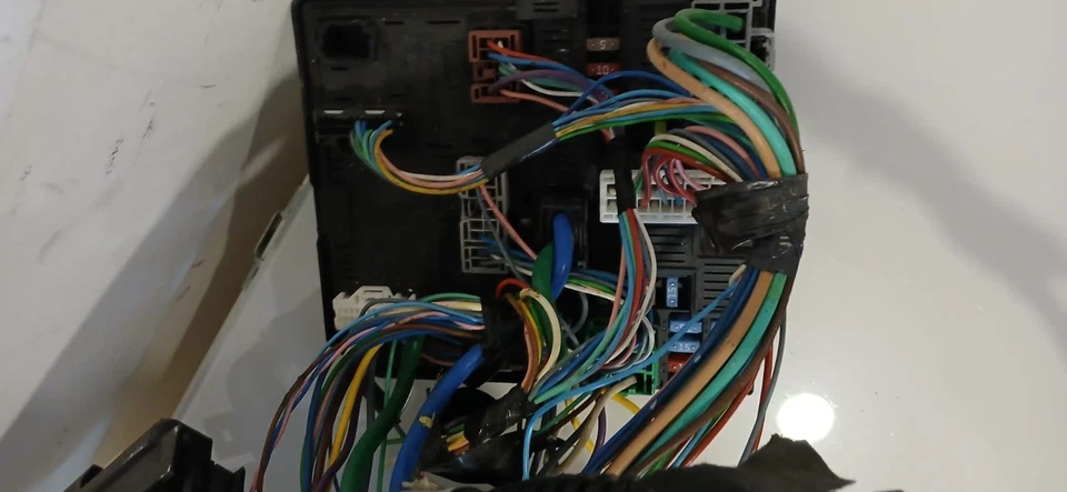 CENTRALINA PORTAFUSIBILI NISSAN QASHQAI J11 284B7 5NA2A - Immagine 4 di 4