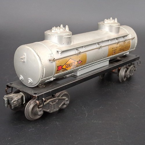 (B) Vintage Post War Lionel # 2465 Sunoco 2-Dome Tank Car O Gauge