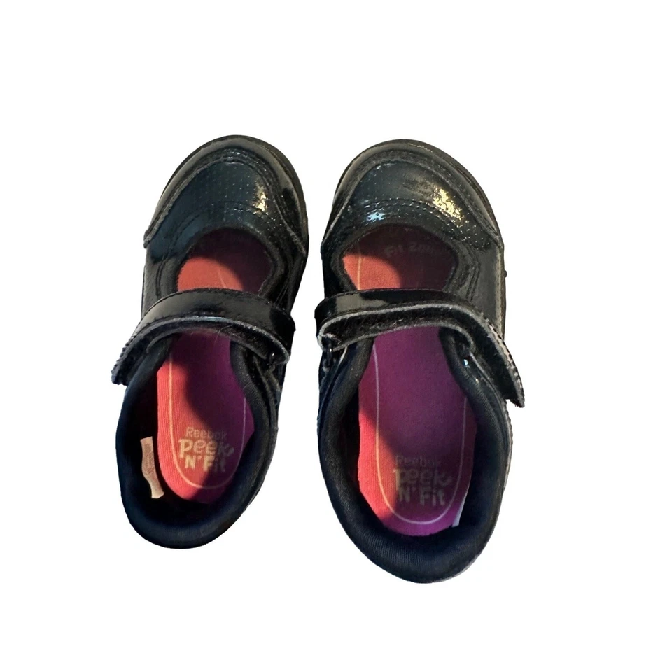 Zapatos Tenis Reebok Mary Jane de charol negro para niños pequeños talla 5 Foto 2 de 4