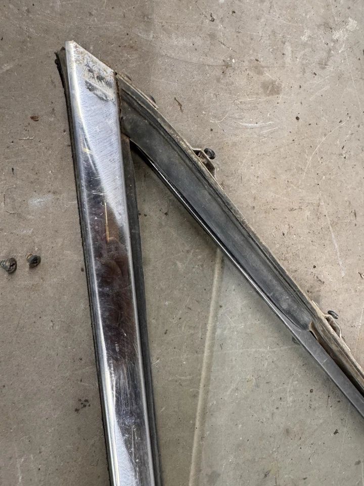 Ford Galaxie 1965 1967 1968 marco de ventana de ventilación puerta de vidrio sedán Mercury Monterey Foto 4 de 4