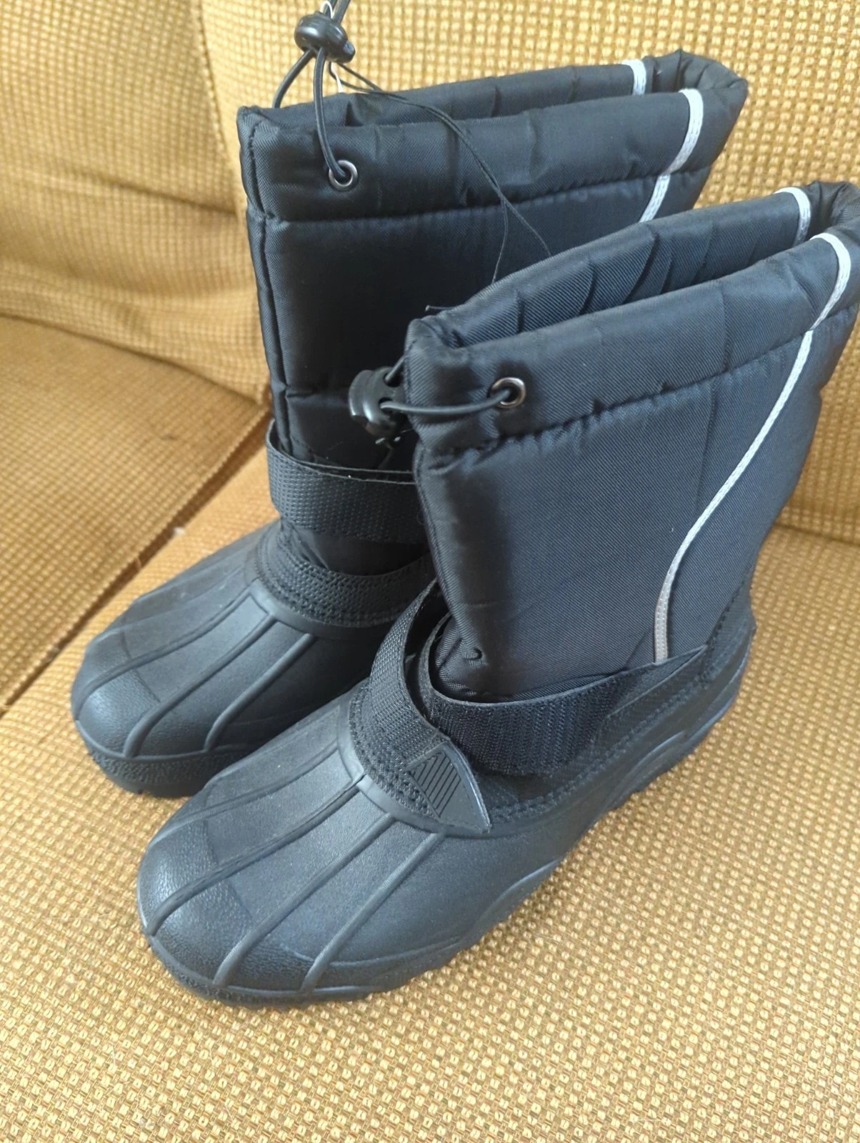 Ozark Trail Men's Weather Snow Boot Size 10 Black -5 Degrees F Bungee Closure