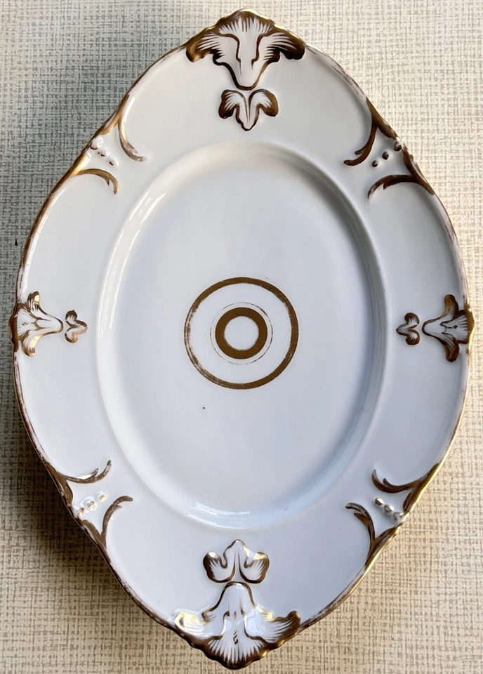 PLAT OVALE PORCELAINE DE PARIS BLANC ET OR EPOQUE NAPOLEON III 33 x 23,5 cm - Photo 3/4