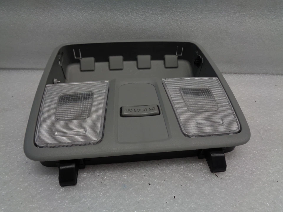 DK90135 2012-2017 HYUNDAI ACCENT UPPER OVERHEAD DOME LIGHT LAMP GRAY OEM - Image 4 of 4