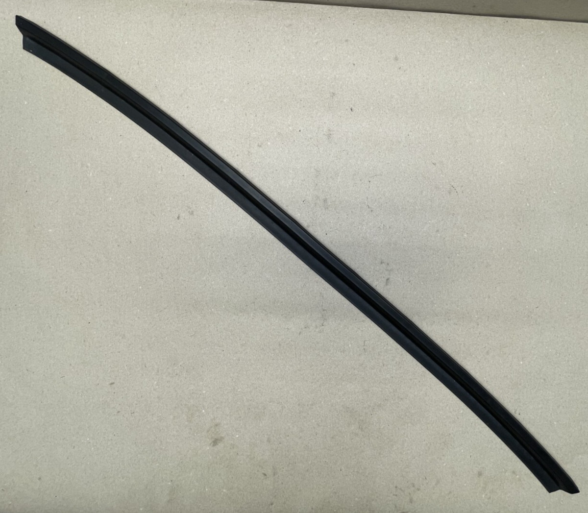 10-15 Lexus IS250C IS350C FRONT DOOR WEATHERSTRIP SEAL L OR R NO.2 67863-53020