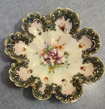 Shimamura Moriage 7" Shallow Bowl,  Floral & Thickly Embellished Deep Scallops