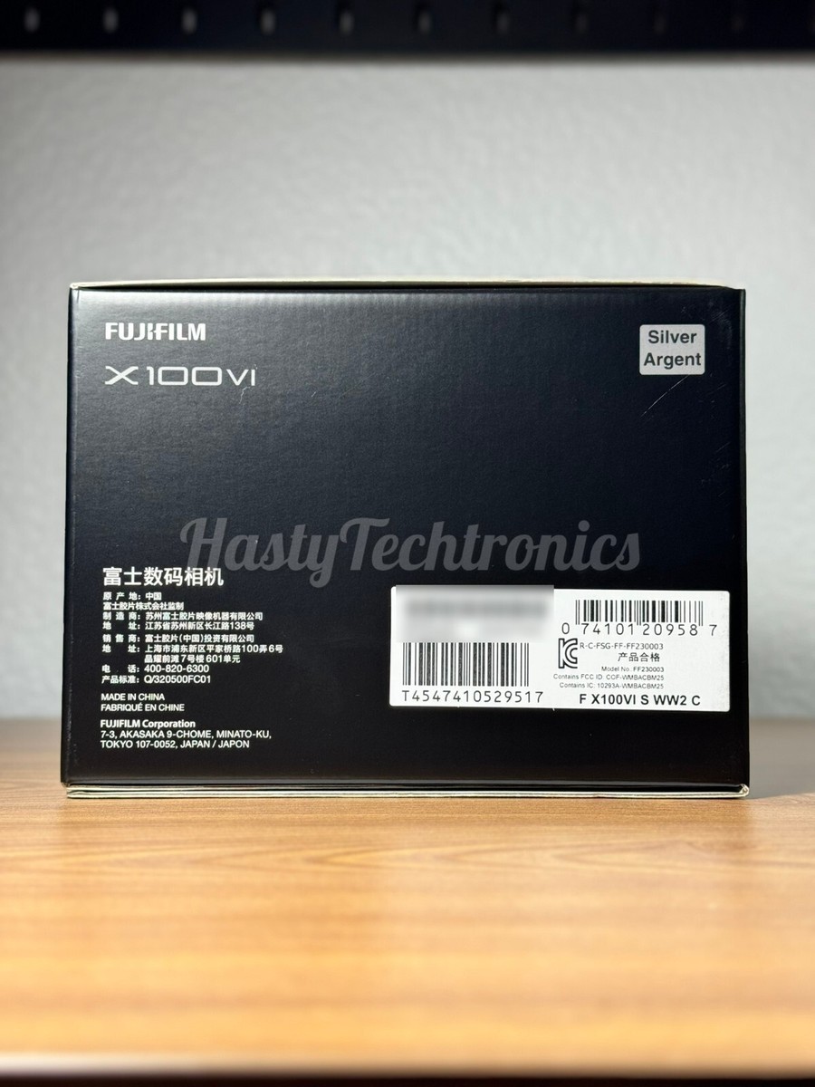Fujifilm X100VI 40.2 Megapixel Digital Camera Silver Argent Fujifilm X100VI 40.2 Megapixel Digital Camera Silver Argent