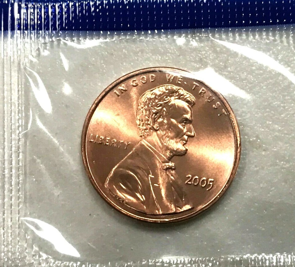 2005 P D S SATIN UNCIRCULATED IN MINT CELLO PLUS PROOF LINCOLN CENTS (3 COINS) - Image 2 of 4