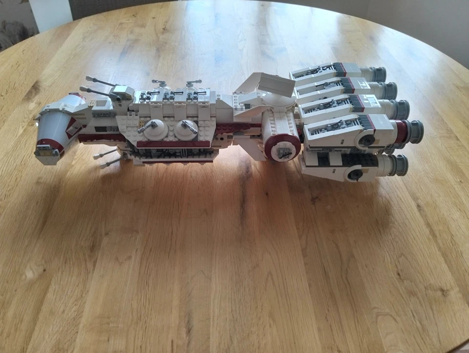 LEGO Star Wars: Tantive IV (10198) - Image 4 of 4