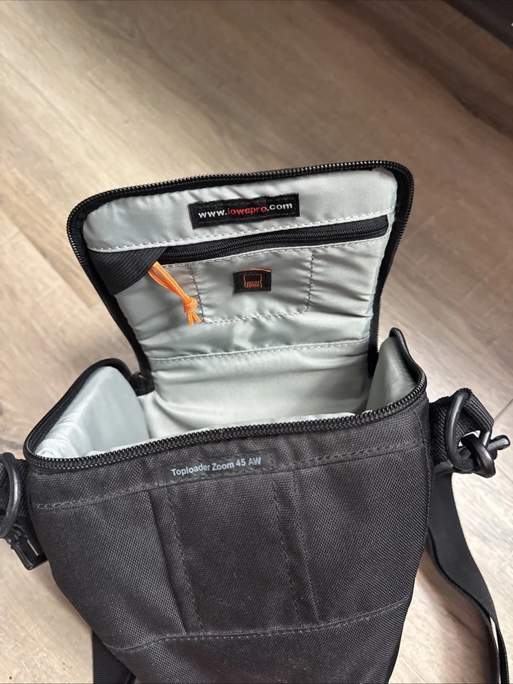 Lowepro Toploader 变焦 45 AW 相机包 带肩带和防雨罩 — 第 4/4 张图片