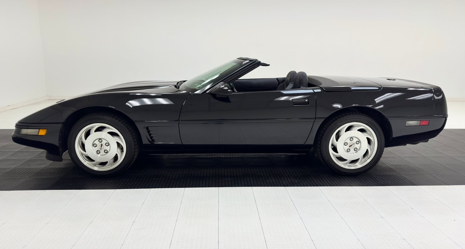 1995 Black Chevrolet Corvette   | C4 Corvette Photo 4