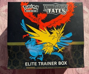 Hidden Fates Elite Trainer Box | eBay.de
