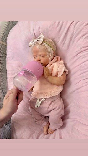 Partial silicone Claudia Asleep