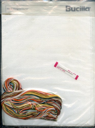 Bucilla - DELIGHTFUL ANATRES - Kit punti croce contati - 4"" x 10"" - non aperto - Foto 3 di 3