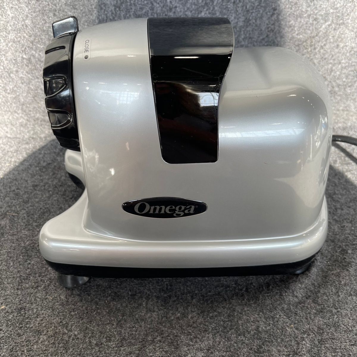 OMEGA MM900HDS Low Speed Masticating Celery Juicer Machine Extractor