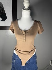 Abercrombie Fitch Ribbed Henley Short Sleeve Bodysuit Light Brown/Tan Women XS