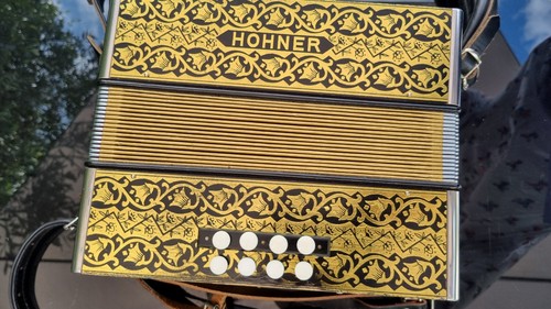 Hohner Pokerwork Melodeon in D/G - Picture 3 of 6