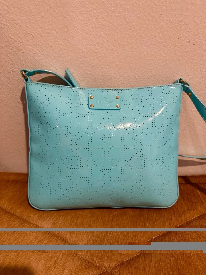 Bandolera Kate Spade Metro Darby Turquesa Aqua Troquelado Picas Charol Foto 3 de 4
