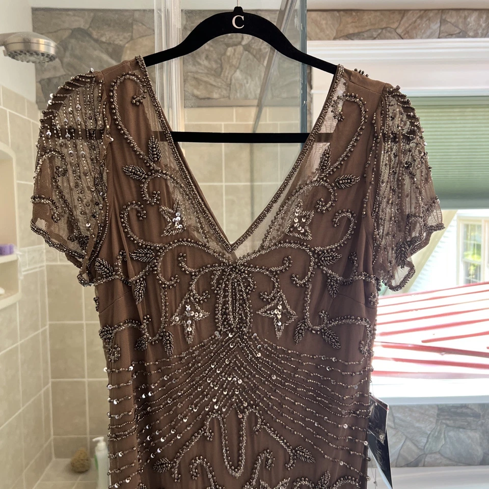 Elegante Vestido de Fiesta de Cóctel Fuertes Cuentas Taupe Completamente Forrado Talla 10 Nuevo con Etiquetas Foto 4 de 4